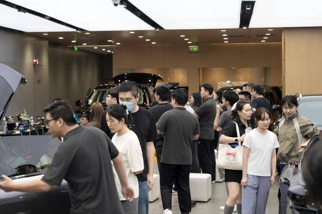 焕新极氪001正式上市!限时售价为25.98万元起